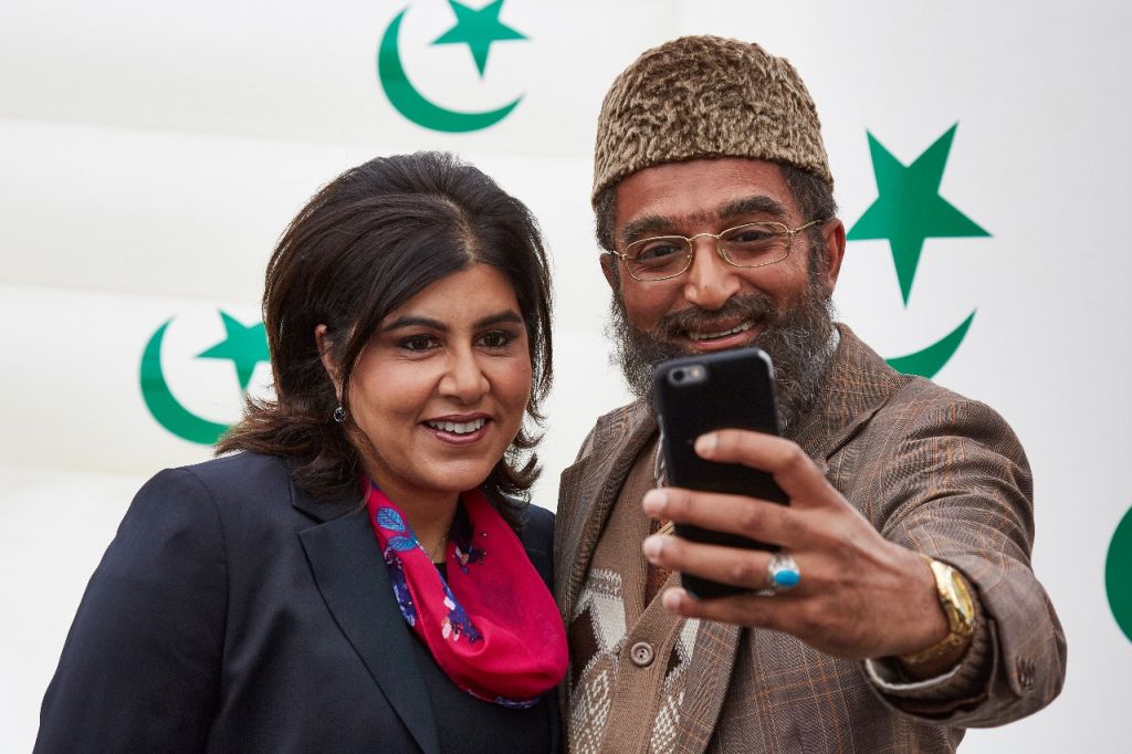Citizen Khan & Baroness Warsi- Selfie